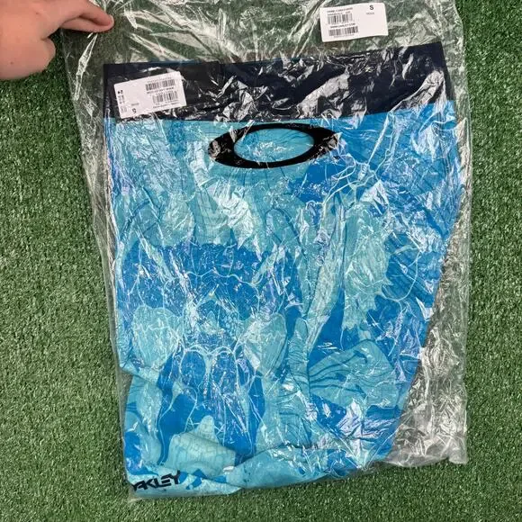 New With Tags Oakley Swim Shorts Size Small Floral Hawaiian Y2K Summer VTG - Picture 10 of 10